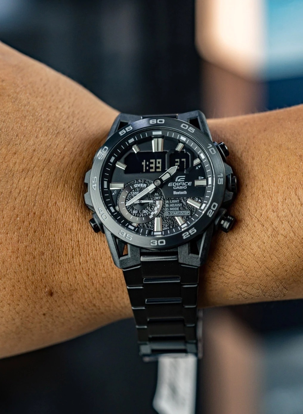 montre classique homme casio edifice ecb 40bk 1adf – bluetooth, chronographe, Étanche, bracelet résine noire – référence ecb 40bk 1adf