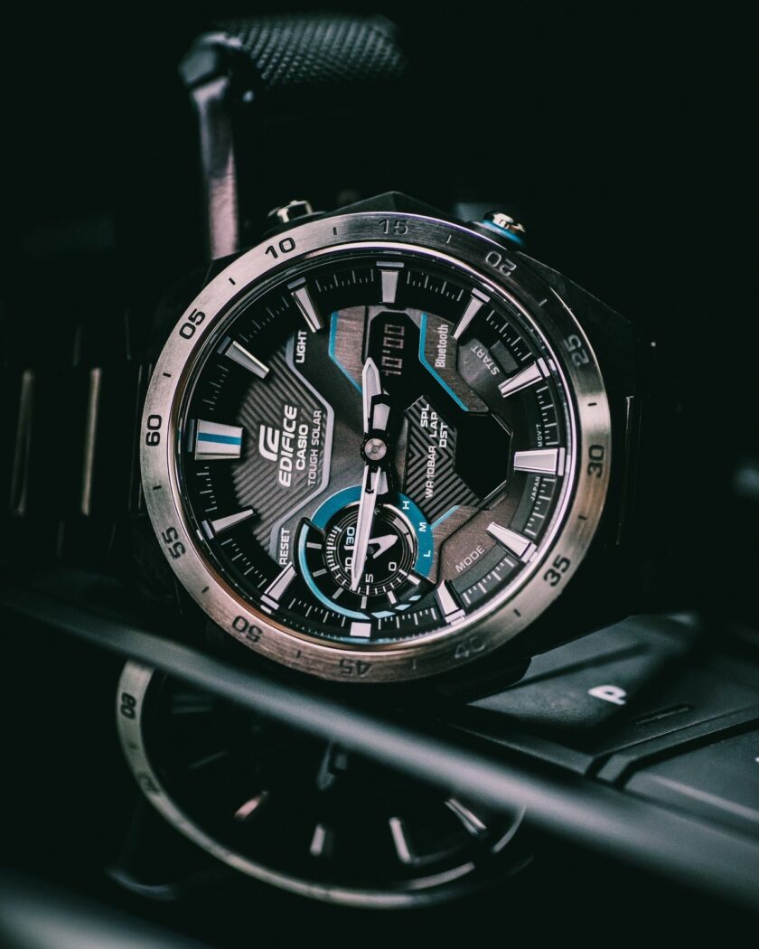 montre classique homme casio edifice ecb 2200dd 1adf – acier inoxydable, chronographe, Étanche, bracelet métal – argent – référence ecb 2200dd 1adf