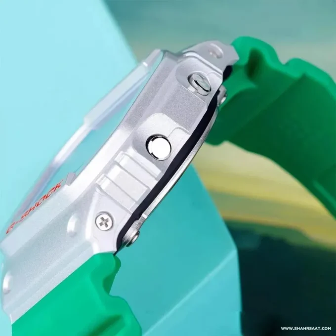 Montre Classique Homme - Casio G-SHOCK - DW-5600EU-8A3DR – Digital, Résistante aux chocs, Étanche 200m, Bracelet Résine – Gris – Référence DW-5600EU-8A3DR