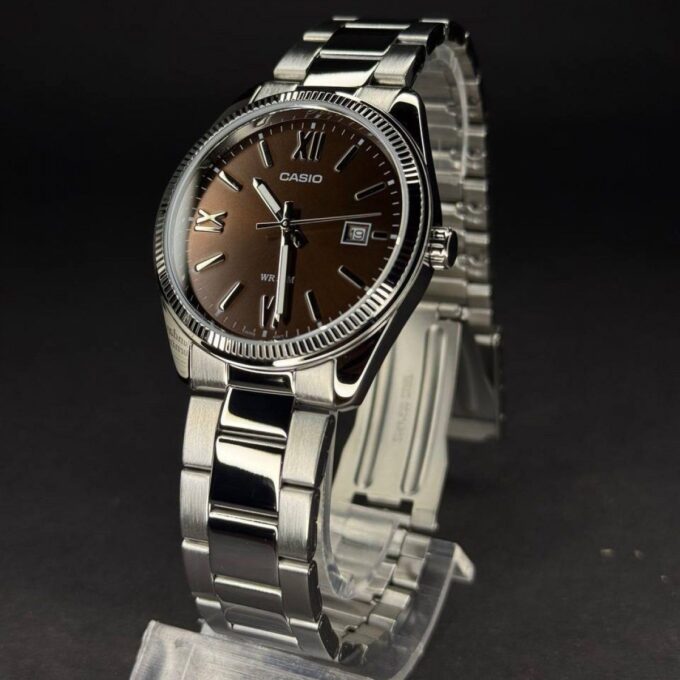 Montre Classique Homme Casio MTP-1302DD-5AVDF – Acier Inoxydable, Bracelet Métal, Cadran Marron, Étanche – Boutique Aïwatch