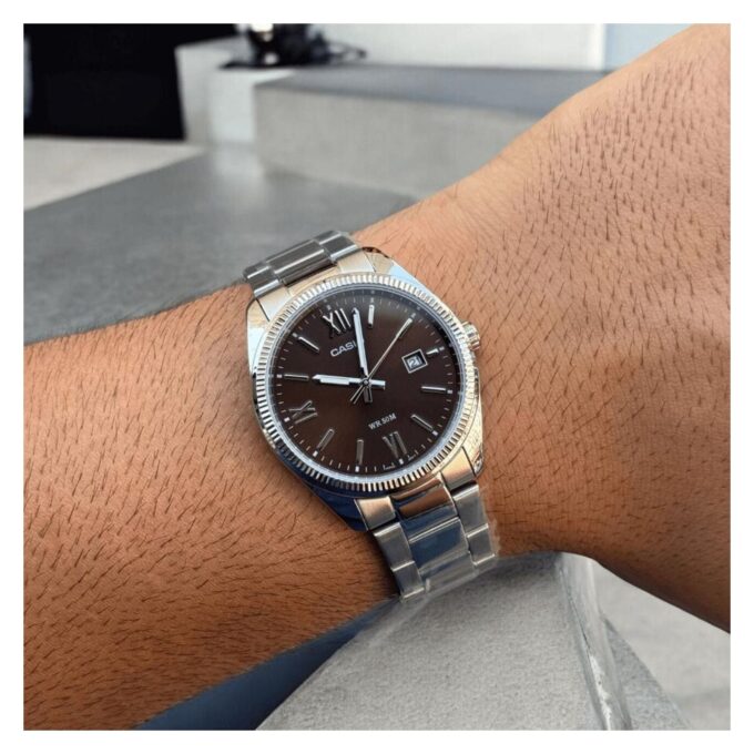 Montre Classique Homme Casio MTP-1302DD-5AVDF – Acier Inoxydable, Bracelet Métal, Cadran Marron, Étanche – Boutique Aïwatch