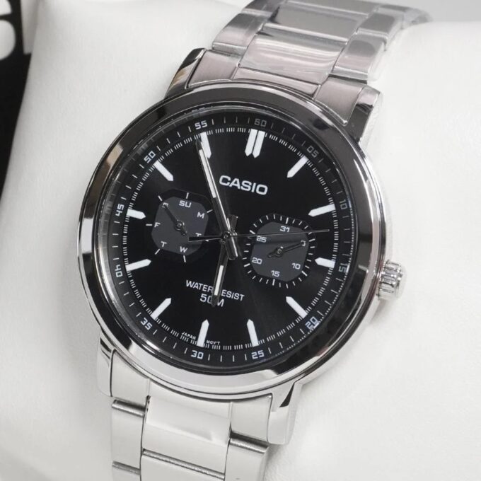 Montre Classique Homme - Casio MTP-E335D-1EVDF - Acier Inoxydable, Dateur, Bracelet Métal, Cadran Noir, Étanche - Référence MTP-E335D-1EVDF