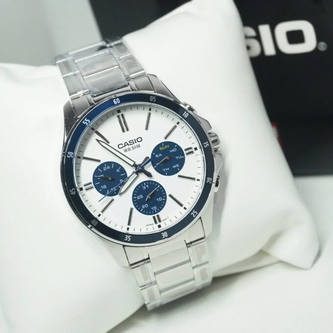 montre classique homme casio mtp 1374d 7a2vdf – acier inoxydable, bracelet métal, cadran blanc, Étanche – bleu gris