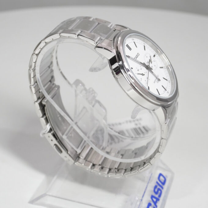 Montre Classique Homme Casio MTP-E335D-7EVDF – Acier Inoxydable, Bracelet Métal, Cadran Blanc, Étanche – Référence MTP-E335D-7EVDF