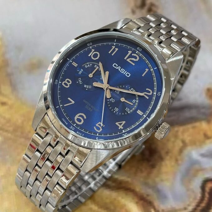 Montre Classique Homme - Casio - Quartz, Acier Inoxydable, Affichage Jour/Date, Étanche 50M, Bracelet Métal, Cadran Bleu - MTP-E340D-2AVDF