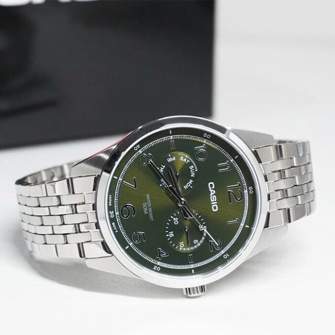 Montre Classique Homme - Casio - Quartz, Acier Inoxydable, Affichage Jour/Date, Étanche 50m, Cadran Vert, Bracelet Argenté - MTP-E340D-3AVDF