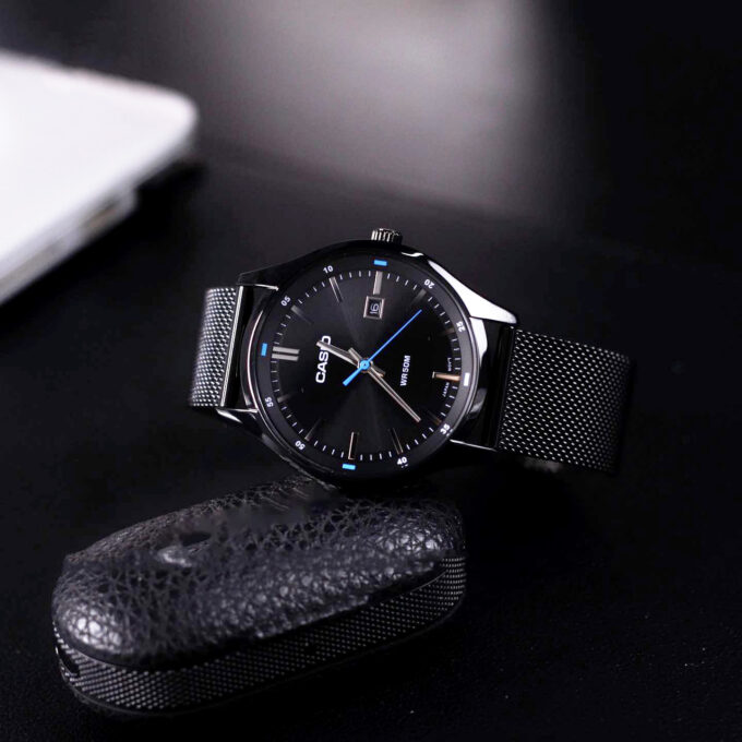 Montre Classique - Casio - Homme - Analogique, Résistante à leau, Design Élégant, Index Gradués - Acier Inoxydable - Noir - MTP-E710MB-1AVDF