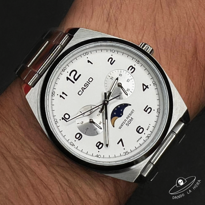 Montre Classique Homme - Casio - Bracelet Acier Inoxydable, Résistante à lEau, Design Élégant - Référence MTP-M100D-7AVDF - Argent