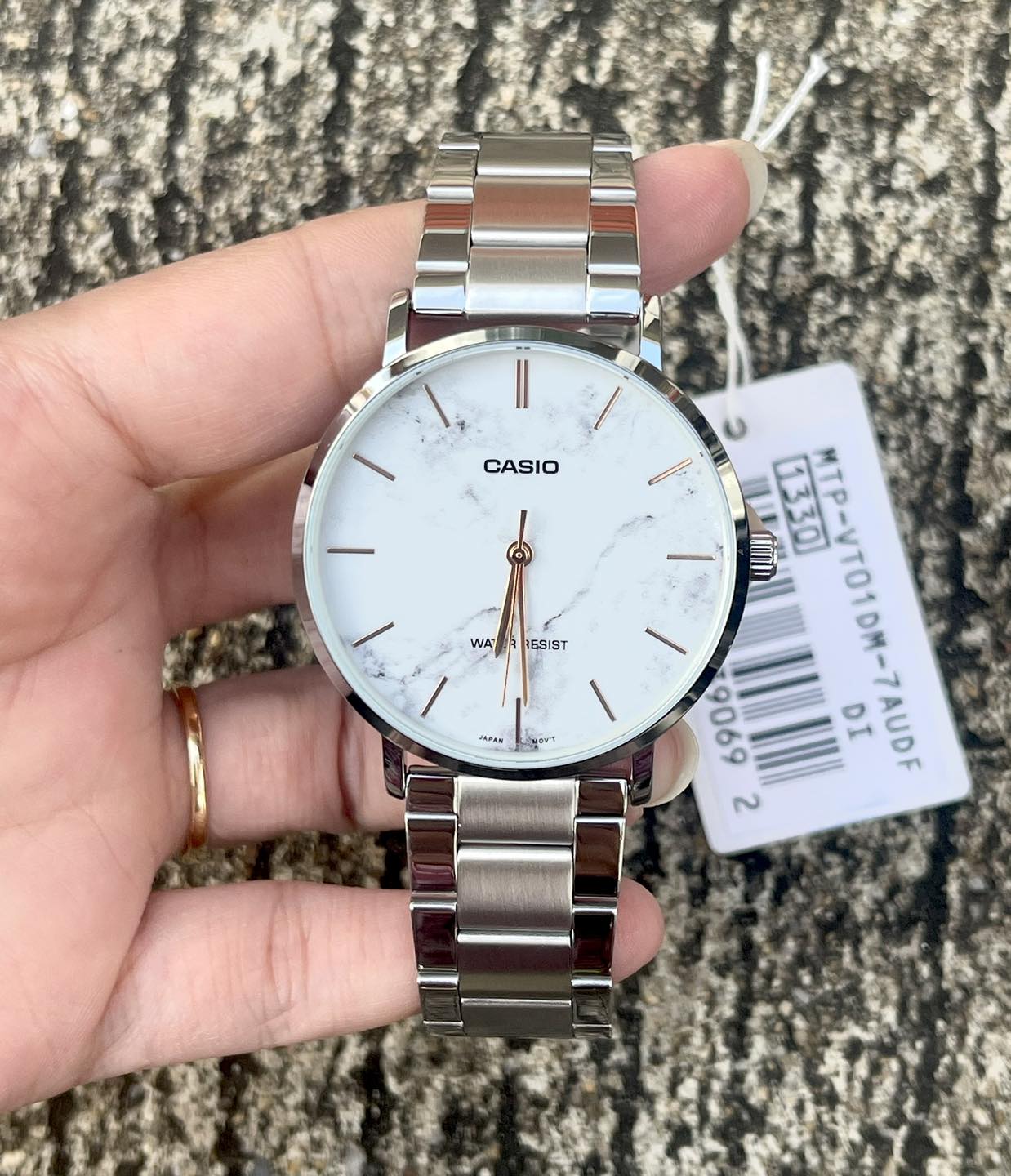 casio enticer hommes analogique cadran blanc hommes mtp vt01dm 7audf