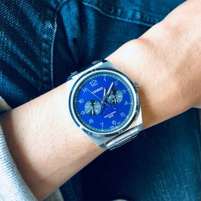 Montre Analogique Phases de Lune - Casio - Homme - Affichage Date, Jour, Phases de Lune - Acier Inoxydable - Bleu - Référence MTP-M300D-2AVDF