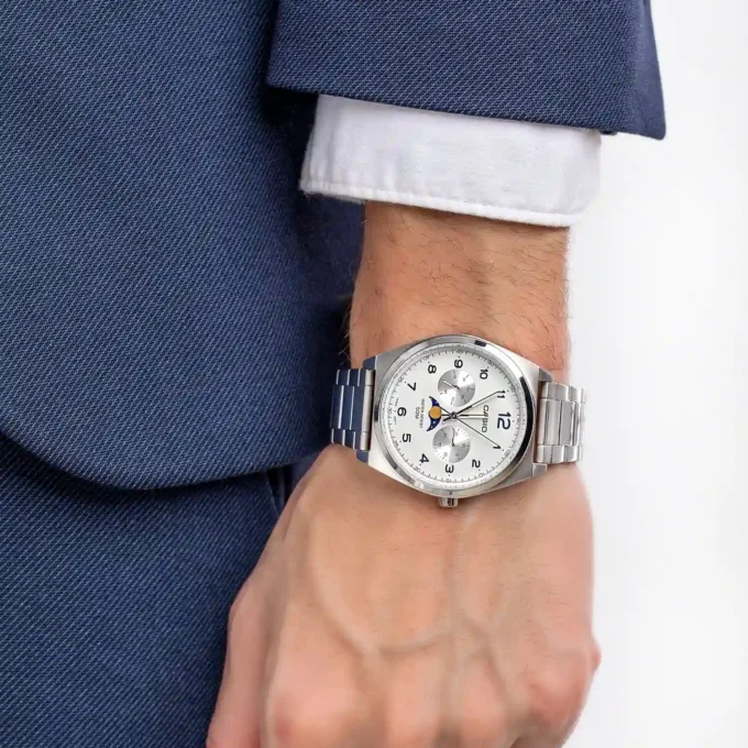 Montre Classique Homme - Casio - Analogique - Phase de Lune, Date, Jour, Étanche 50M - Acier Inoxydable - Blanc - MTP-M300D-7AVDF