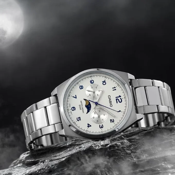 Montre Classique Homme - Casio - Analogique - Phase de Lune, Date, Jour, Étanche 50M - Acier Inoxydable - Blanc - MTP-M300D-7AVDF