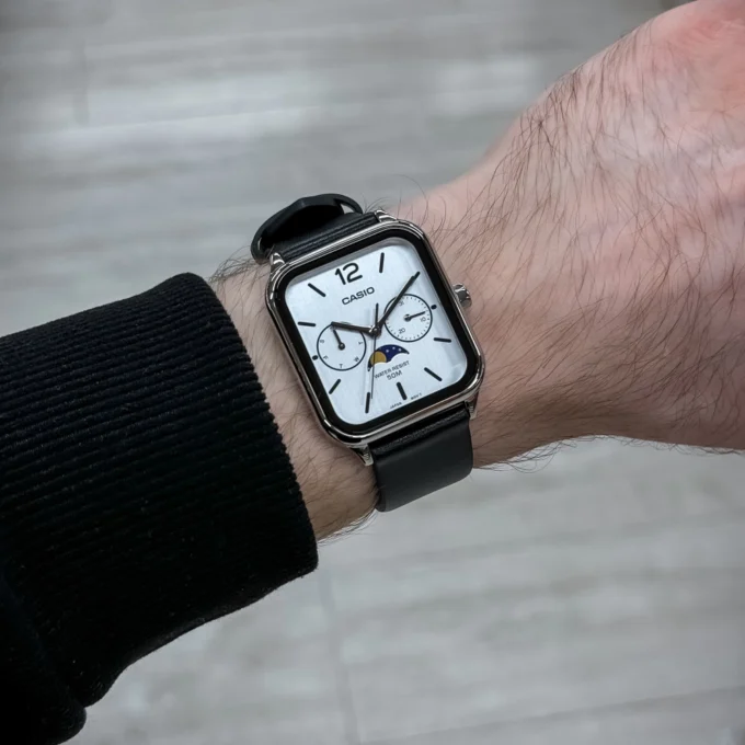 Montre Homme - Casio - Classique - Phase de Lune, Quartz, Étanche 50M, Cadran Blanc, Bracelet Cuir Noir - Référence MTP-M305L-7AVDF