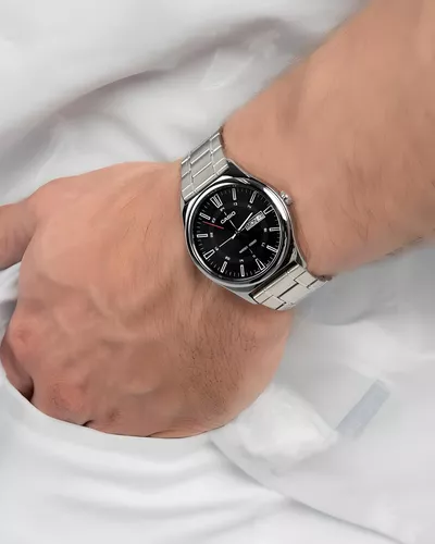 Montre Classique - Casio - Homme - Design Élégant, Résistant à lEau, Bracelet Acier Inoxydable, Cadran Noir - Acier - Argenté - Référence MTP-V006D-1CUDF