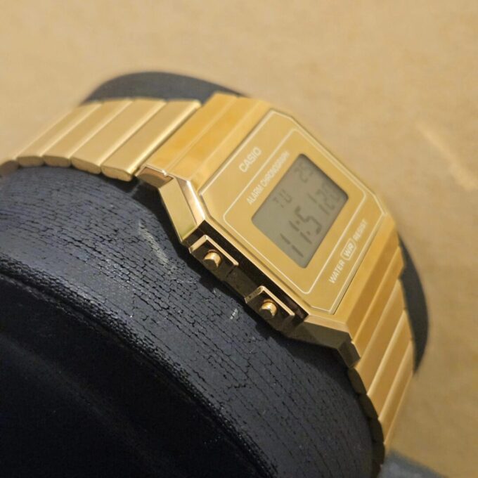 Montre Classique Homme/Femme Casio A700WEVG-9ADF - Bracelet Acier Inoxydable, Affichage Digital, Étanche, Style Vintage - Argent - Référence A700WEVG-9ADF