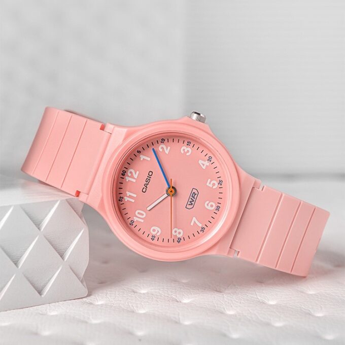 Montre Classique - CASIO - Unisexe - Design Élégant, Bracelet Confortable, Résistante à lEau, Mouvement Quartz - Rose - LQ-24B-4BDF