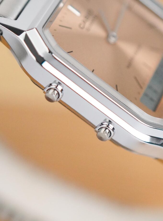 Montre Casio AQ-230A-4AMQYDF - Homme - Double affichage analogique et digital, Alarme, Chronomètre, Bracelet acier inoxydable - Couleur argentée - Référence AQ-230A-4AMQYDF