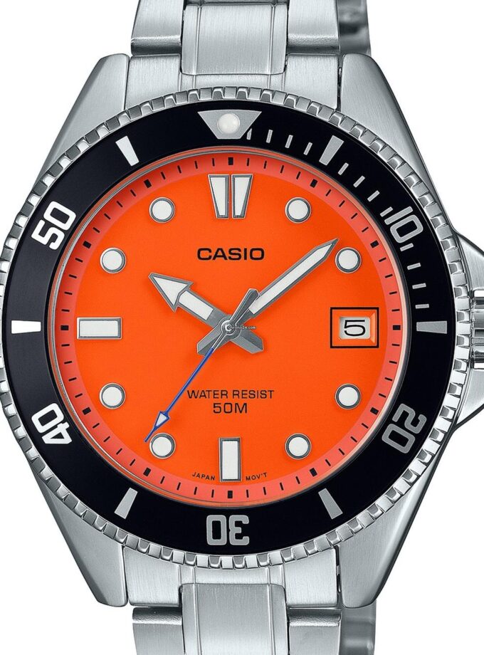 montre homme casio mdv 10d 4a1vdf – quartz, acier inoxydable, Étanche 100m, bracelet métal, cadran noir orange référence mdv 10d 4a1vdf