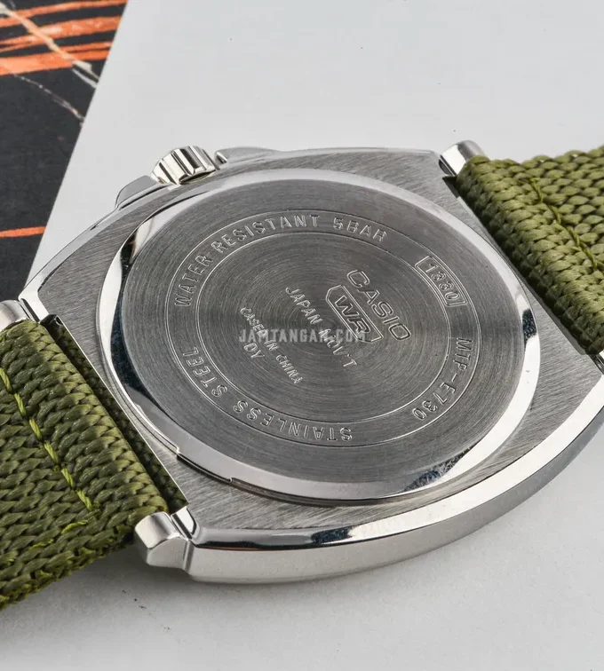 Montre Casio Homme Chronographe Acier Inoxydable, Étanche, Bracelet Métal, Affichage Analogique-Numérique, Vert - Référence MTP-E730C-3AVDF