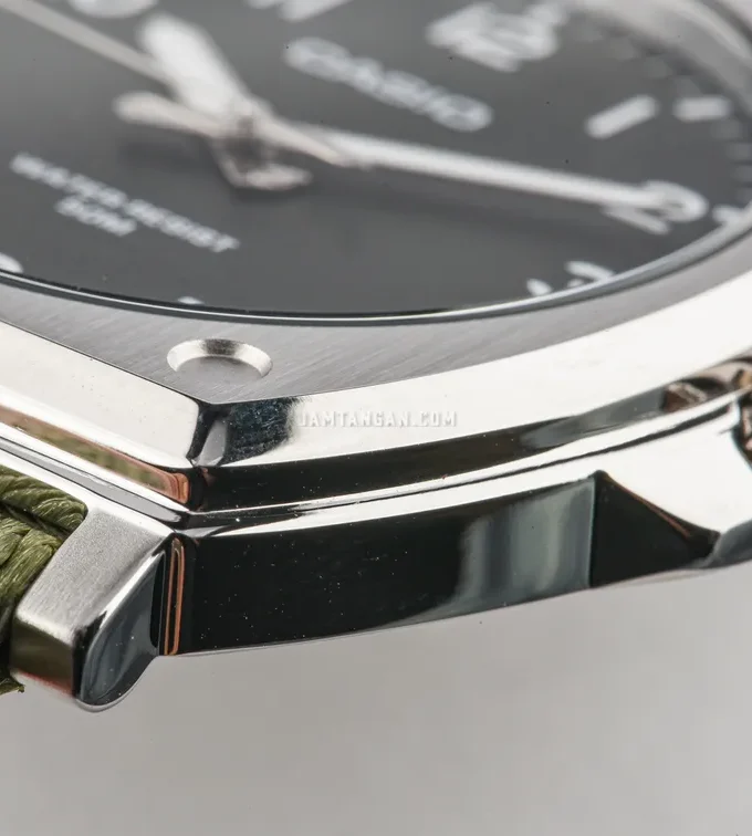 Montre Casio Homme Chronographe Acier Inoxydable, Étanche, Bracelet Métal, Affichage Analogique-Numérique, Vert - Référence MTP-E730C-3AVDF