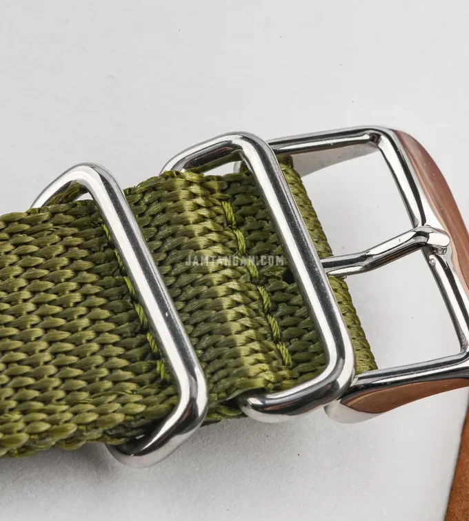 Montre Casio Homme Chronographe Acier Inoxydable, Étanche, Bracelet Métal, Affichage Analogique-Numérique, Vert - Référence MTP-E730C-3AVDF