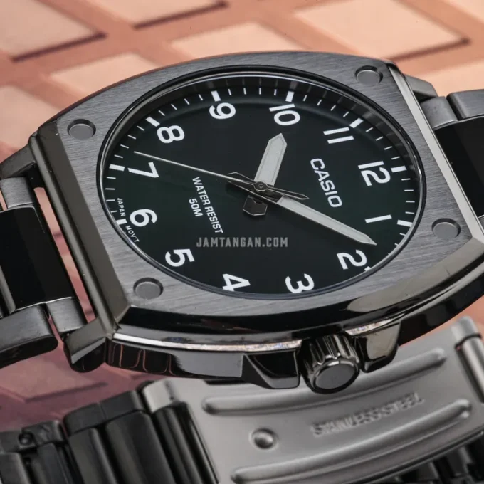 Montre Casio Homme MTP-E730B-3AVDF – Quartz, Étanche 50m, Bracelet Acier Inoxydable, Cadran Vert, Design Élégant – Référence MTP-E730B-3AVDF