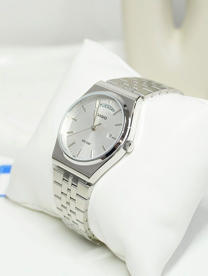 Montre Homme Casio MTP-B146D-7AVDF – Acier inoxydable, 40,8 mm, Bracelet acier, Résistante 50m, Affichage jour/date, Précision ±20s/mois, Verre minéral, 3 ans autonomie