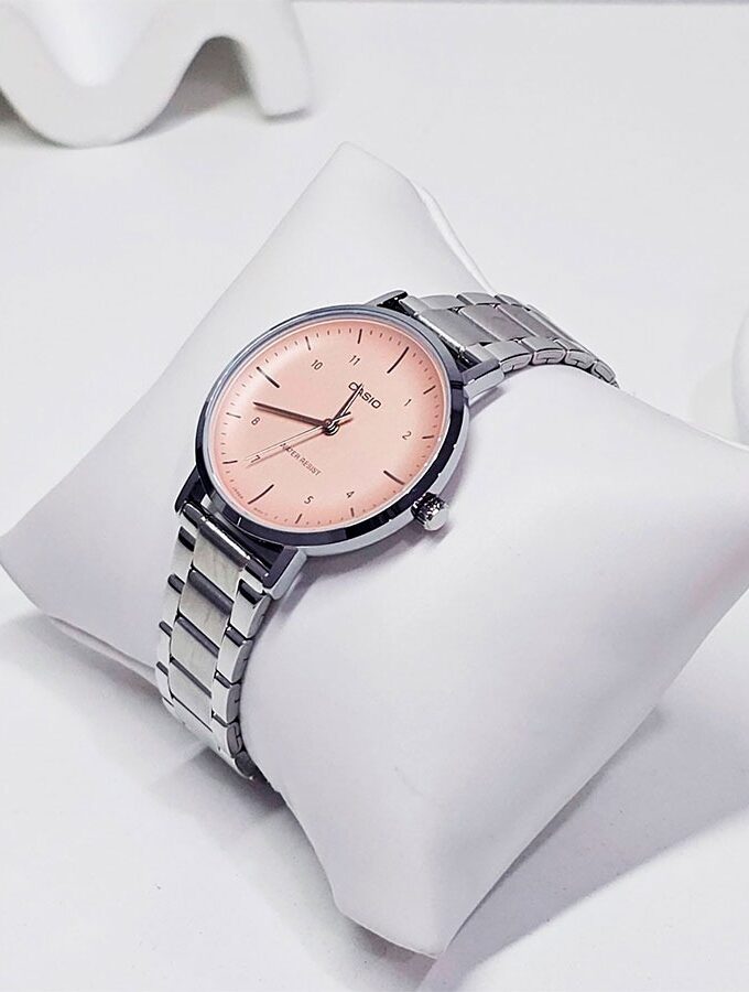 Montre Casio - Femme - Analogique, Chronométrage, Résistante à leau, Autonomie 3 ans - Bracelet Acier Inoxydable - Argent/Rose - LTP-VT03D-4BDF