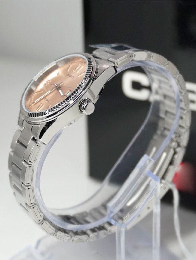 Montre Casio LTP-1302DD-4A2VDF Femme - Bracelet Acier Inoxydable, Résistance 50m, Affichage Analogique, Verre Minéral - Placage Ionique - Rose Gold - LTP-1302DD-4A2VDF