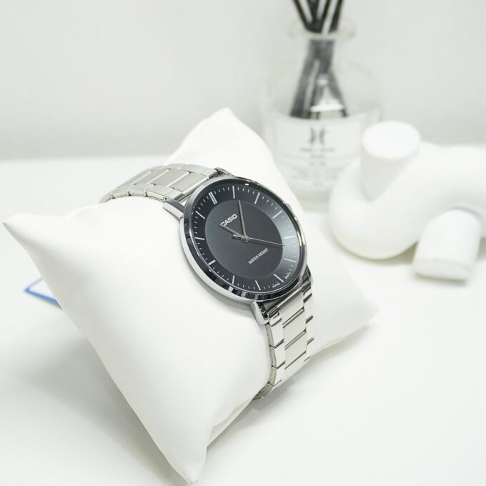 montre homme casio mtp vt04d 1edf – acier inoxydable, 46×40 mm, verre minéral, bracelet métal, étanche, autonomie 3 ans, référence mtp vt04d 1edf