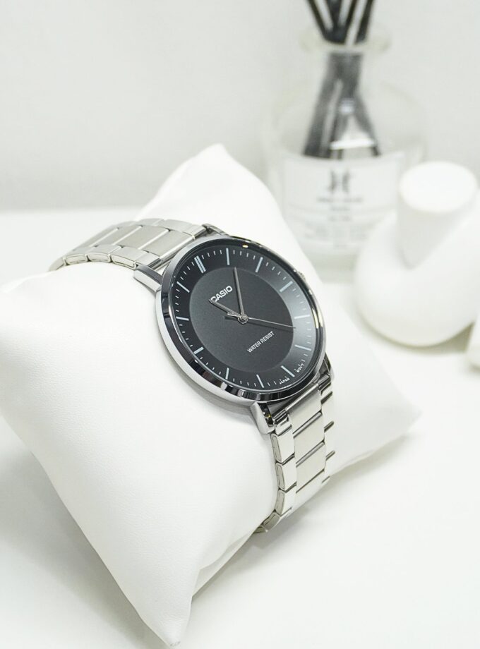 montre homme casio mtp vt04d 1edf – acier inoxydable, 46×40 mm, verre minéral, bracelet métal, étanche, autonomie 3 ans, référence mtp vt04d 1edf