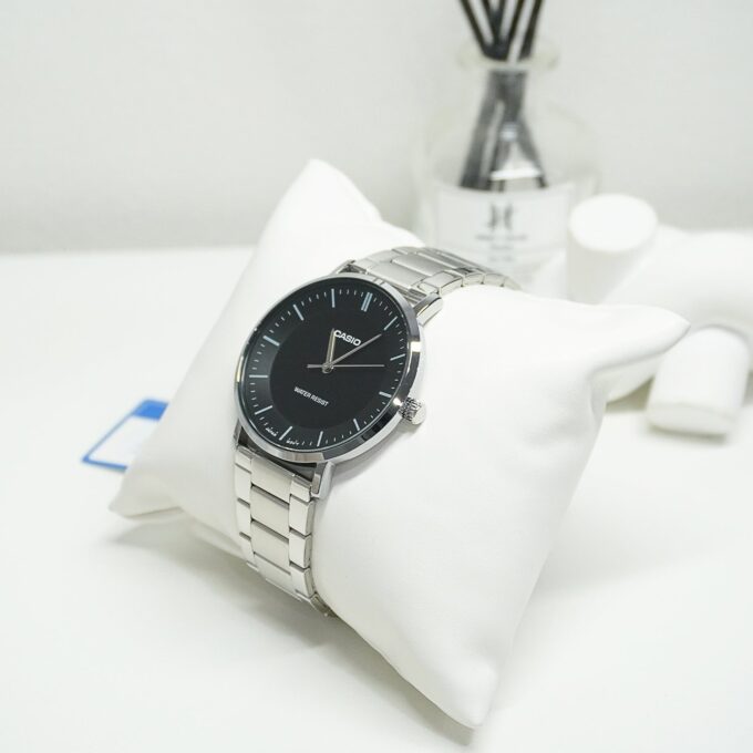 Montre homme Casio MTP-VT04D-1EDF – Acier inoxydable, 46×40 mm, verre minéral, bracelet métal, étanche, autonomie 3 ans, référence MTP-VT04D-1EDF