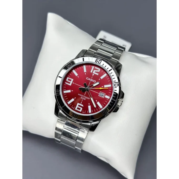 Montre Homme Casio - Acier Inoxydable, Étanche 50m, Dateur, Précision ±20s/mois, Bracelet Métal - Argenté - 49x45x10,3mm - 118g - MTP-VD01D-4BVUDF