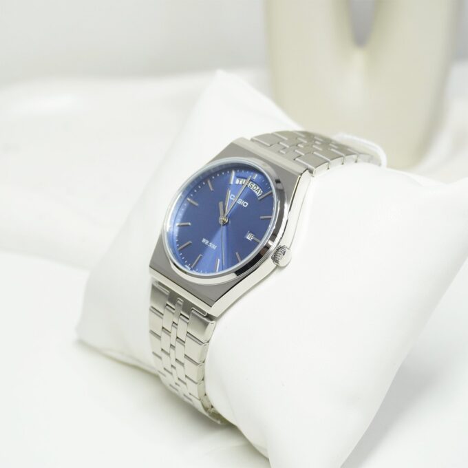 Montre Casio MTP-B146D-2AVDF - Homme - Chronographe, Résistance 50m, Affichage Jour/Date, Autonomie 3 ans - Acier inoxydable - Argent/Bleu - MTP-B146D-2AVDF