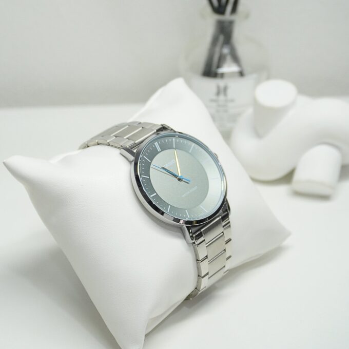 Montre analogique Casio Pour Homme, Minimaliste, Bracelet en Acier Gris, Cadran Gris Concave, 3 Aiguilles - MTP-VT04D-8EDF