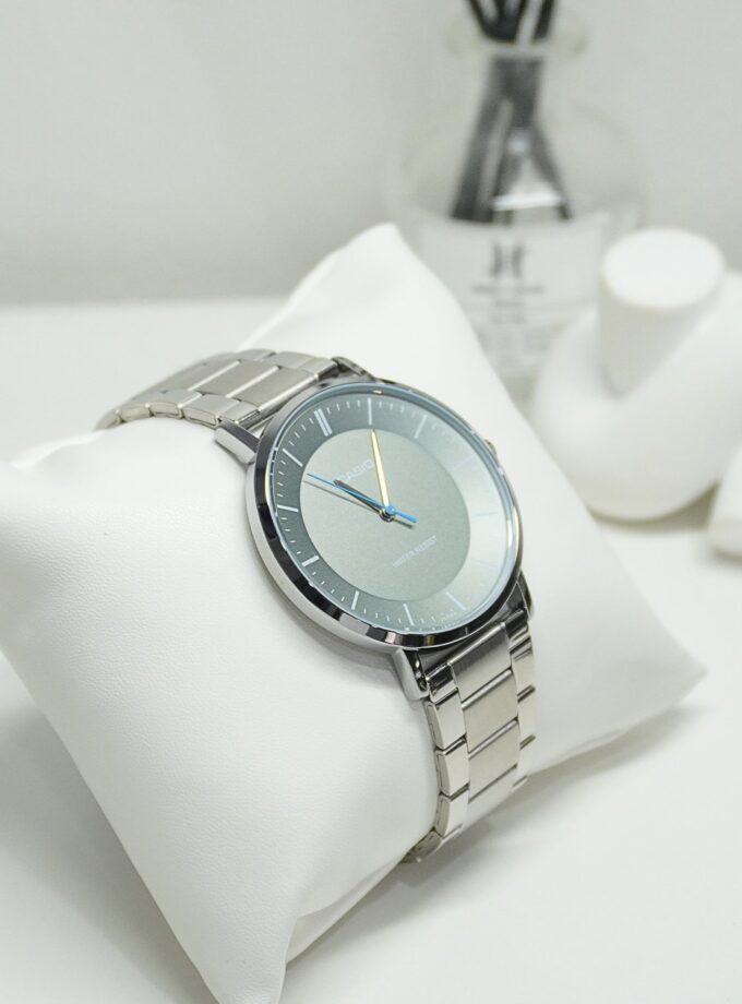 Montre analogique Casio Pour Homme, Minimaliste, Bracelet en Acier Gris, Cadran Gris Concave, 3 Aiguilles - MTP-VT04D-8EDF