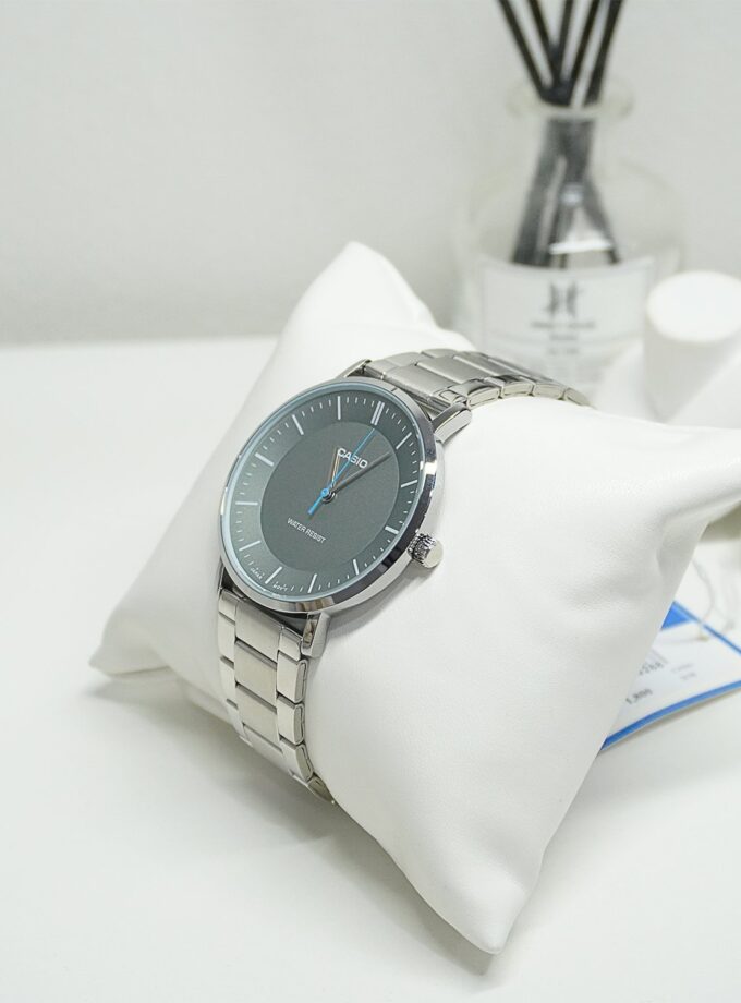 Montre analogique Casio Pour Homme, Minimaliste, Bracelet en Acier Gris, Cadran Gris Concave, 3 Aiguilles - MTP-VT04D-8EDF