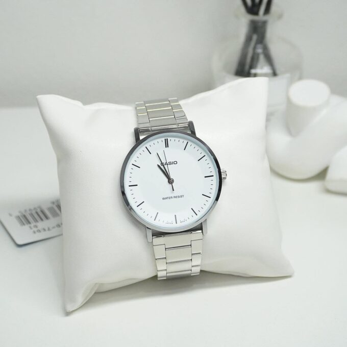 Montre Analogique Casio Pour Homme, Minimaliste, Bracelet en Acier Gris, Cadran Blanc Concave, 3 Aiguilles - MTP-VT04D-7EDF