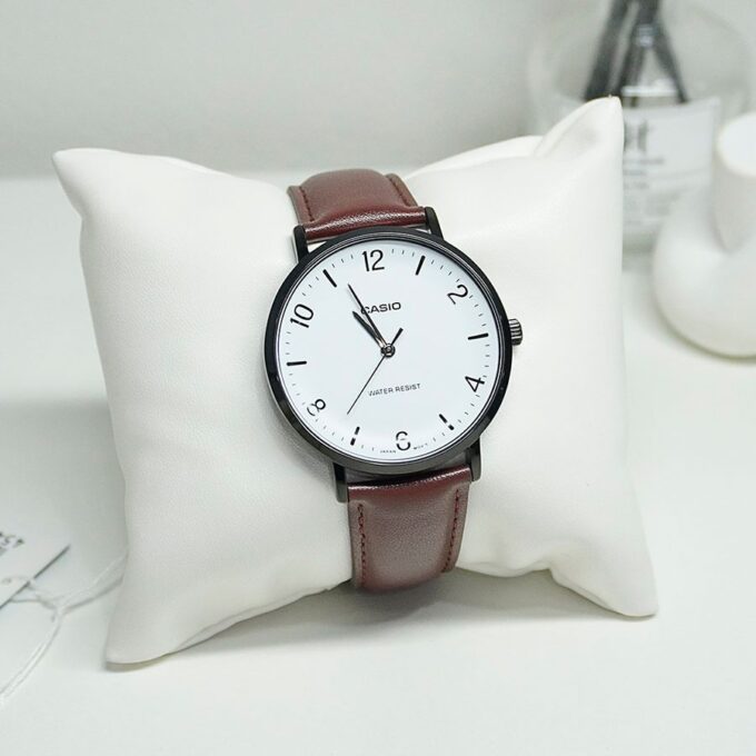 Montre Analogique Casio Pour Homme, Minimaliste, Bracelet en Cuir Marron, Cadran Blanc Concave, 3 Aiguilles - MTP-VT03BL-7BDF