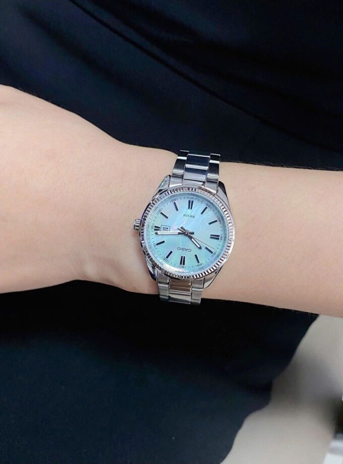 Montre Casio Femme - Cadran Nacre Bleu - Bracelet en Acier Inoxydable - Gris - LTP-1302DS-2AVDF