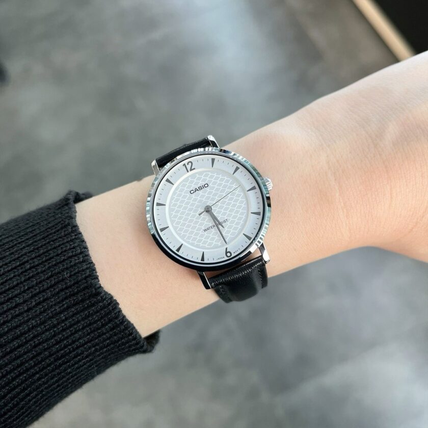 montre analogique femme casio enticer – cadran blanc, bracelet cuir, style élégant, référence ltp vt04l 7a2df – montres – blanc