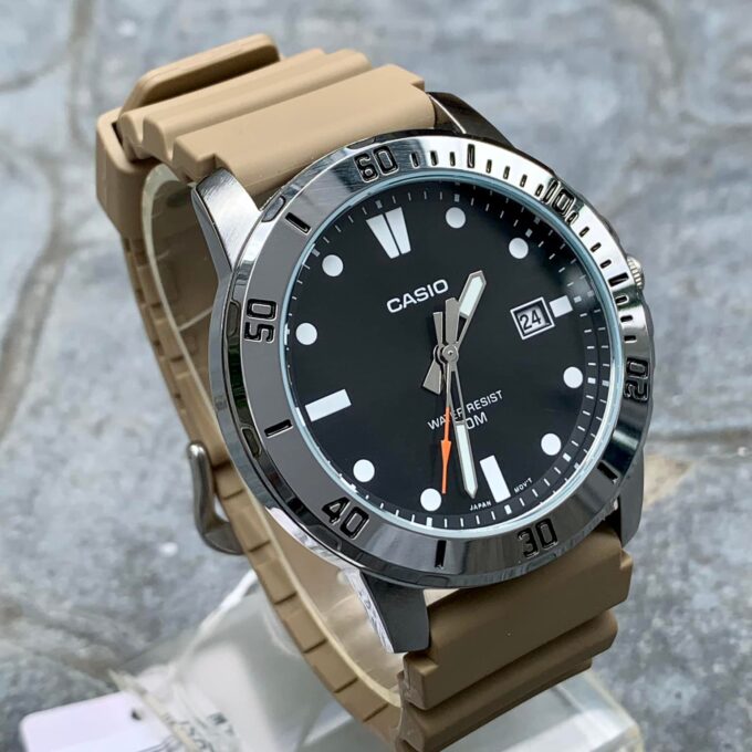 Montre Homme Casio MTP-VD01-5EVUDF - Résine, Verre Minéral, Étanche 50m, Date, Précision ±20s/mois - Marron, 49x45mm