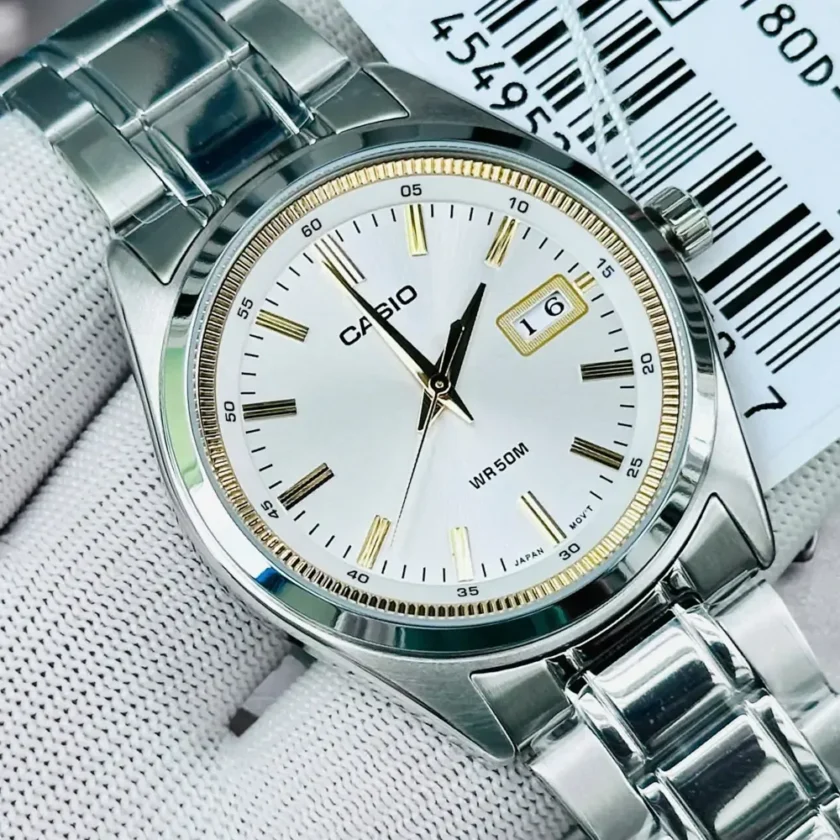 montre homme casio mtp b180d 7avdf – acier inoxydable, bracelet acier, verre minéral, résistante 50m, date, 3 aiguilles – argent – référence mtp b180d 7avdf