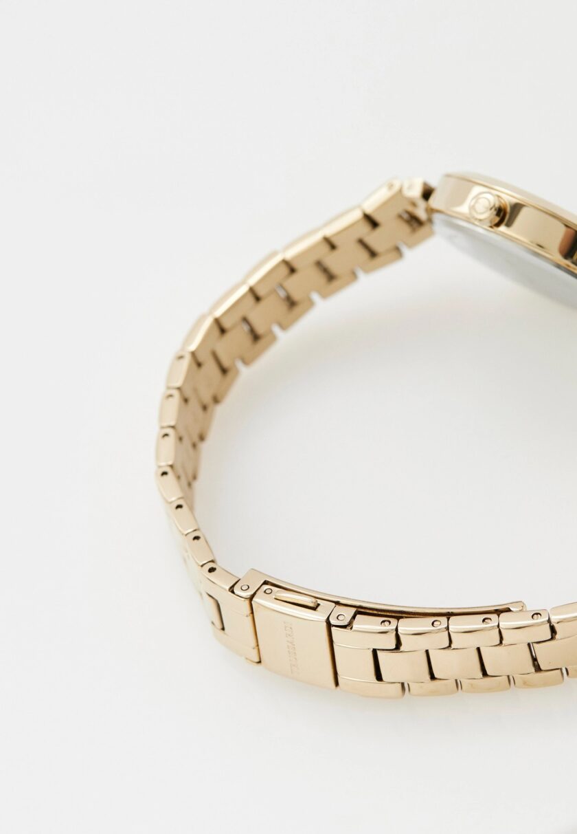 montre femme trussardi loud acier inoxydable, cadran rond blanc 30mm, bracelet bi couleur doré, résistante 50 mètres r2453164507