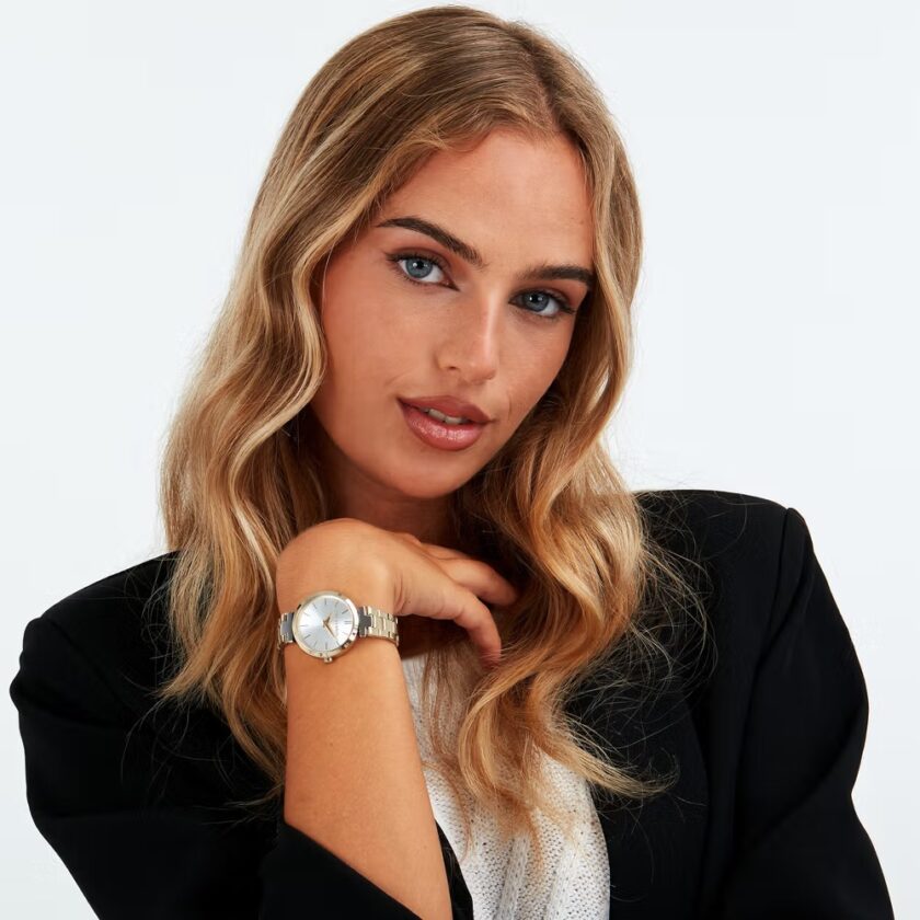 montre femme trussardi loud acier inoxydable, cadran rond blanc 30mm, bracelet bi couleur doré, résistante 50 mètres r2453164507