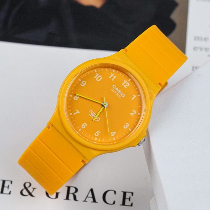 Montre analogique homme Casio MQ-24B-9BDF – Résine biosourcée, Étanche, Précision ±20s/mois, Bracelet 145-205mm, Verre résine, 3 ans batterie – Noir