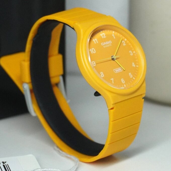 Montre analogique homme Casio MQ-24B-9BDF – Résine biosourcée, Étanche, Précision ±20s/mois, Bracelet 145-205mm, Verre résine, 3 ans batterie – Noir