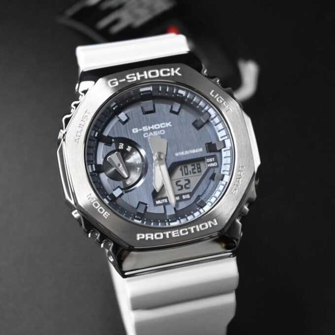 Montre Casio G-Shock GM-2100WS-7ADR - Quartz, Acier inoxydable, Résine blanche, Étanche 200m, Analogique-Numérique, Résistant aux chocs