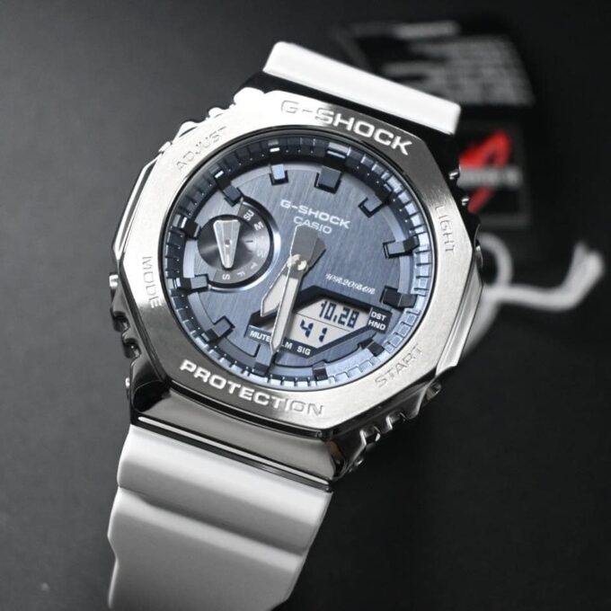 Montre Casio G-Shock GM-2100WS-7ADR - Quartz, Acier inoxydable, Résine blanche, Étanche 200m, Analogique-Numérique, Résistant aux chocs