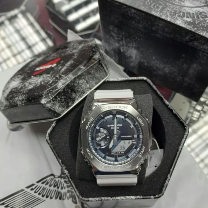 Montre Casio G-Shock GM-2100WS-7ADR - Quartz, Acier inoxydable, Résine blanche, Étanche 200m, Analogique-Numérique, Résistant aux chocs